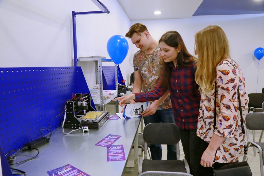 В Новосибирске появилось место для работающей молодежи, увлеченной радиотехникой