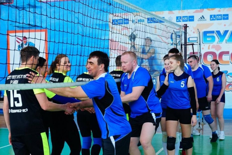 На Алтае прошел профсоюзный турнир по волейболу