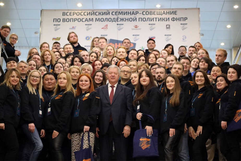 Как аппаратчик аппаратчикам