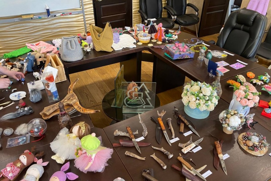 Профорганизация Рослесинфорга провела выставку творчества работников