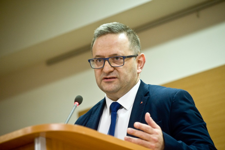 Зампред ФНПР: сокращение бюджета и рост ключевой ставки ЦБ приведут к денежному голоду