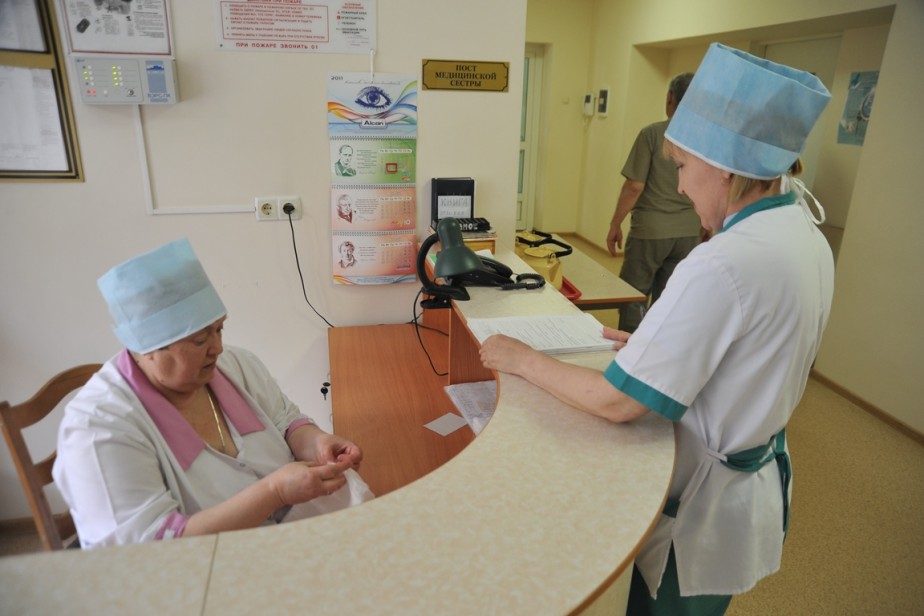 Еще около 3 тысяч медиков получат специальную социальную выплату