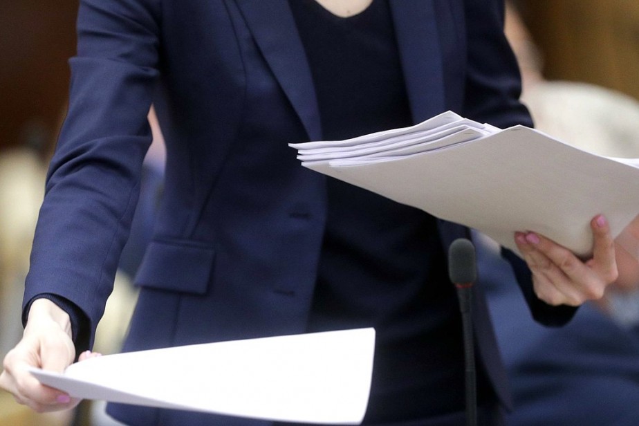 Президент Путин подписал указ об индексации зарплат части госслужащих