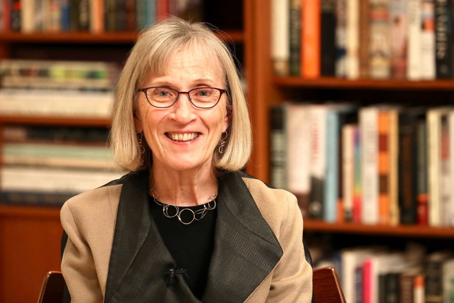 Женщине за женщин