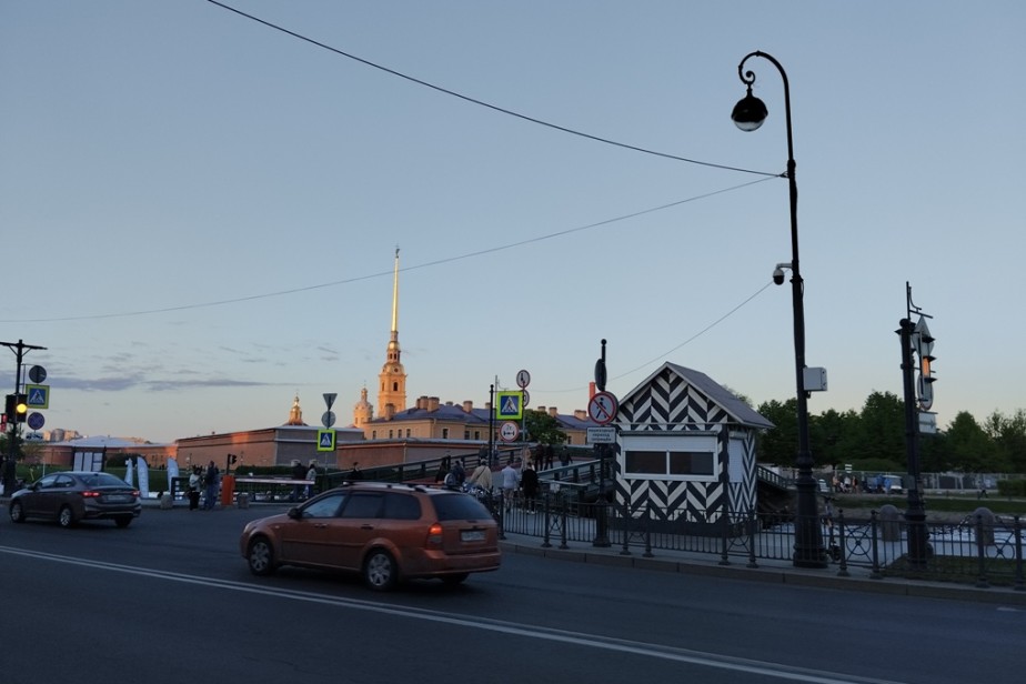 Петербуржцам повысили минимальную зарплату до 25 тысяч рублей