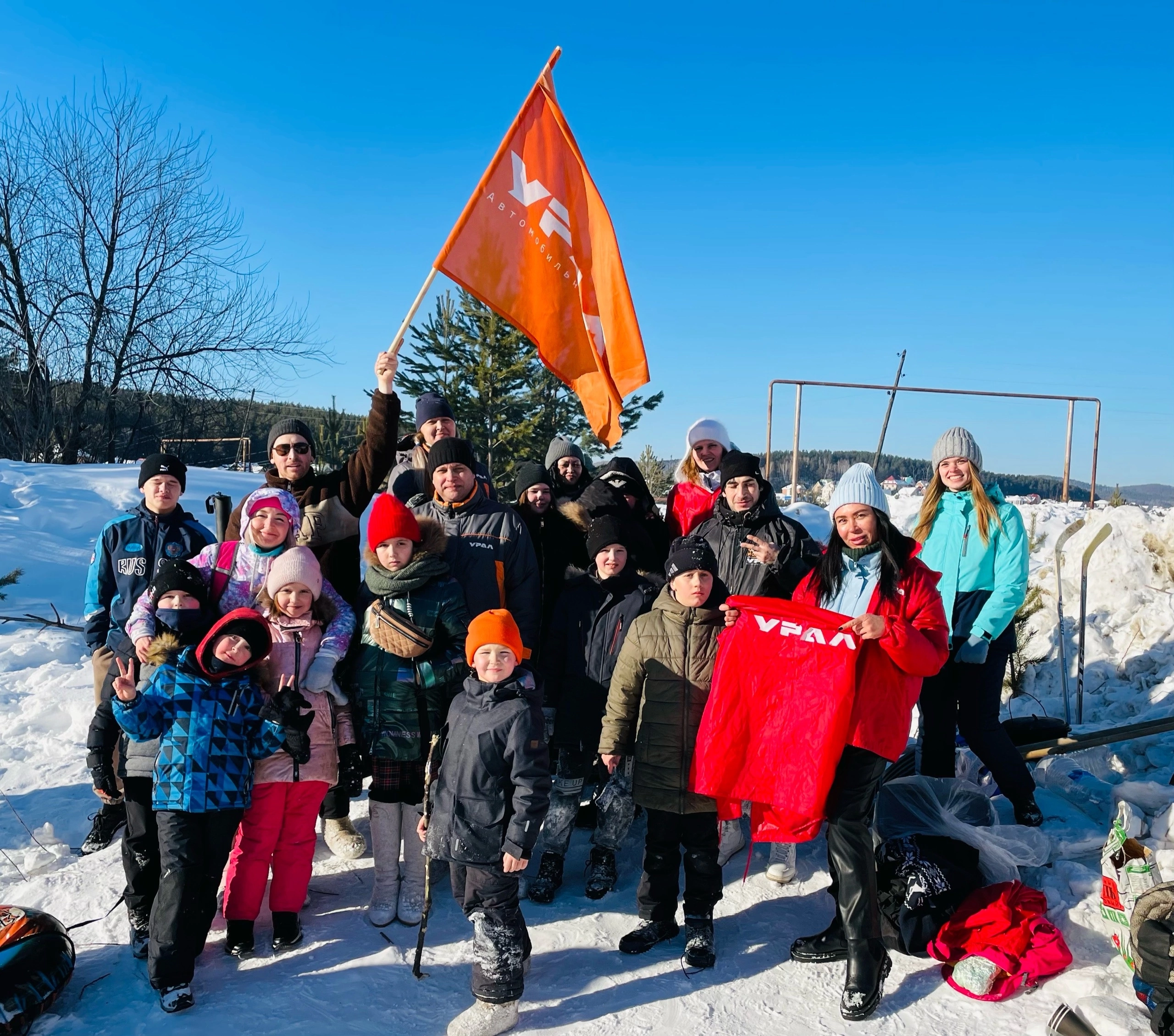 Профсоюзная молодежь завода "Урал" устроила праздник для детей