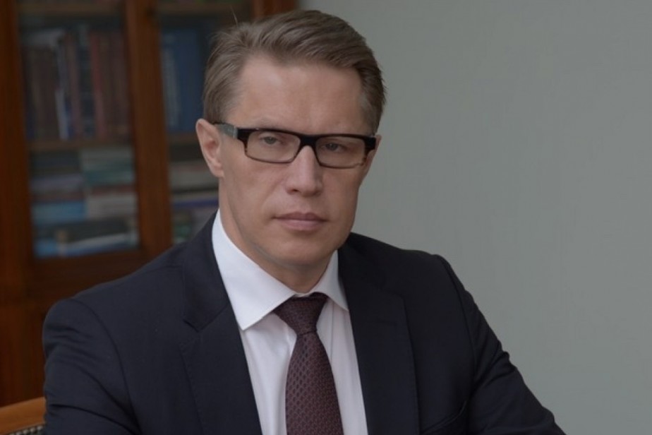 Мурашко объявил дату начала новых выплат медикам в малых городах