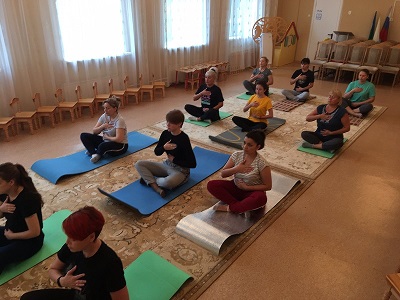 Профорганизация МАДОУ Нижневартовска нашла путь оздоровления сотрудников через йогу