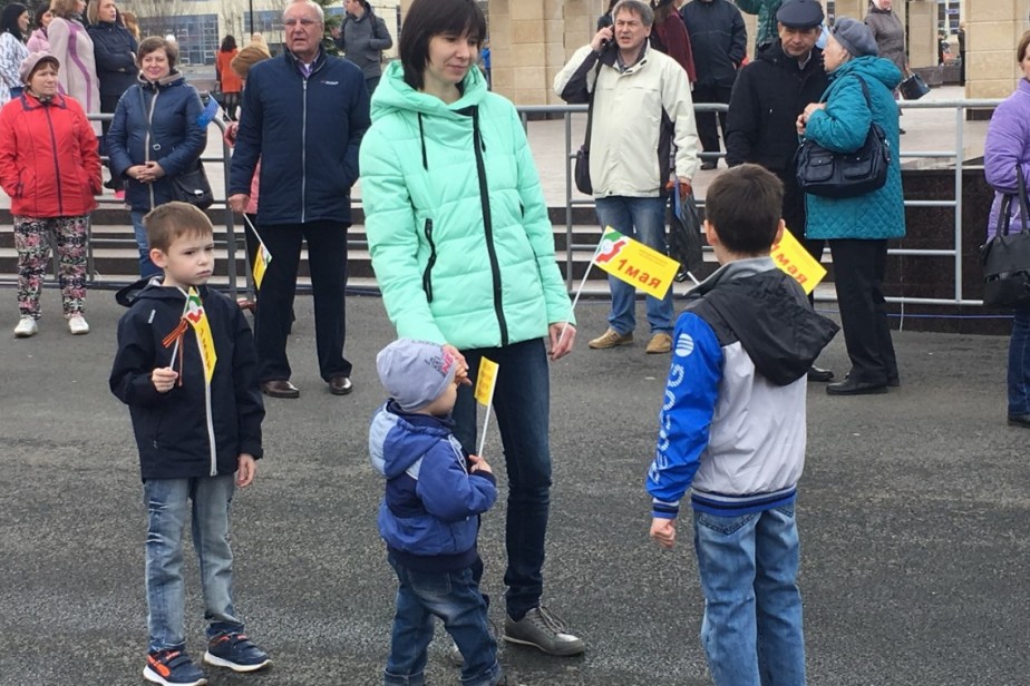 Депутат Госдумы предложил дать губернаторам право продлять майские праздники