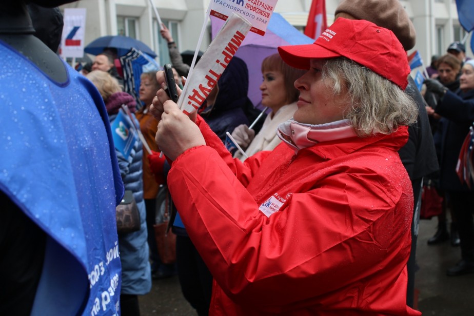 Между пенсией и навозом Между пенсией и навозом