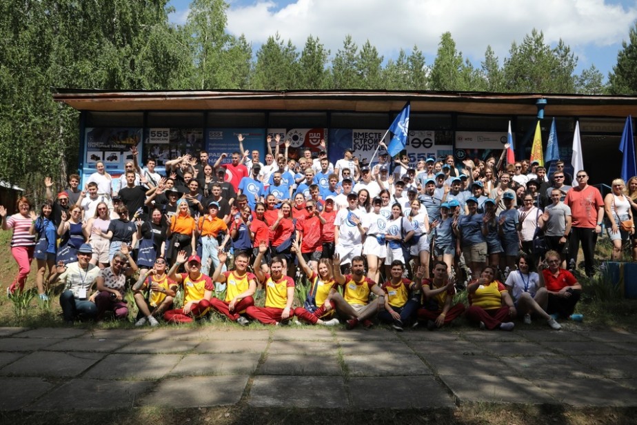 Молодежь Чувашии объединил фестиваль «Сдвигаем горы! Вместе! Вперед!»