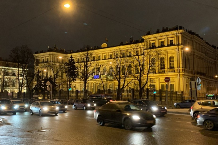 Профсоюзы Петербурга считают незаконной попытку Генпрокуратуры изъять Дворец труда
