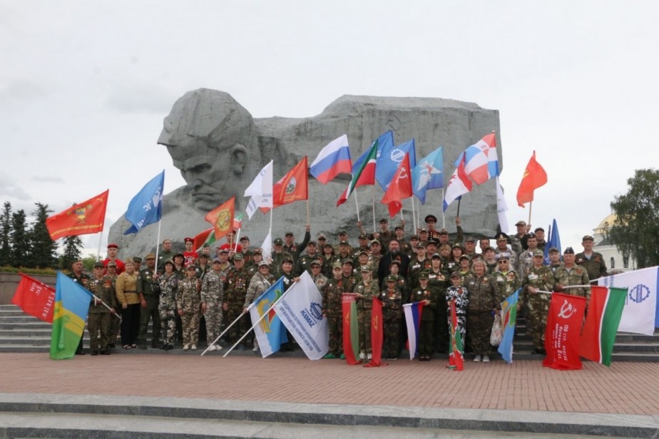 «Дорогами Победы»: профсоюзная организация КАМАЗа проводит автопробег