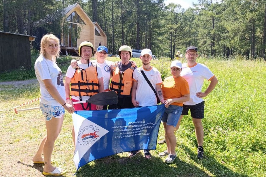 Туристический слет прошел на берегу Байкала