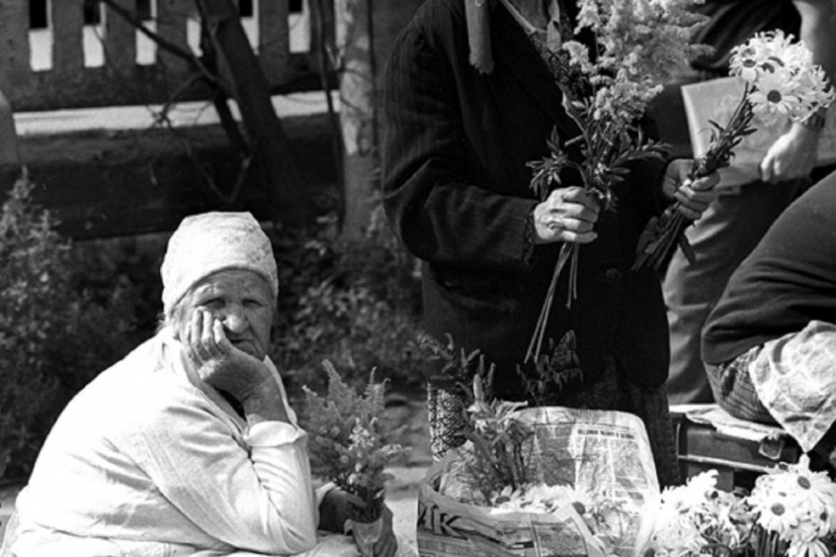 Отдельные категории граждан получат прибавки к пенсиям и пособиям