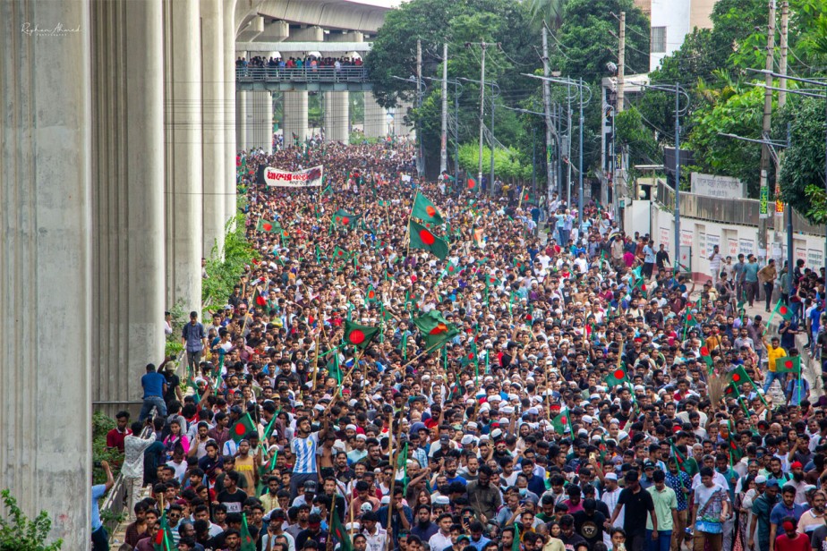 Страна бенгальцев уходит в вираж