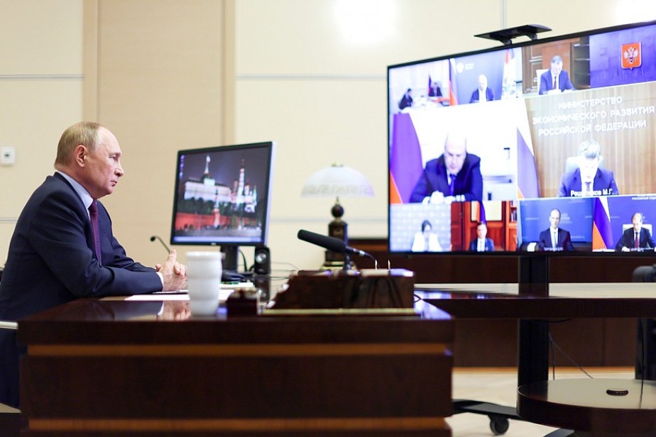 Путин: потребительский спрос поддерживается ростом зарплат