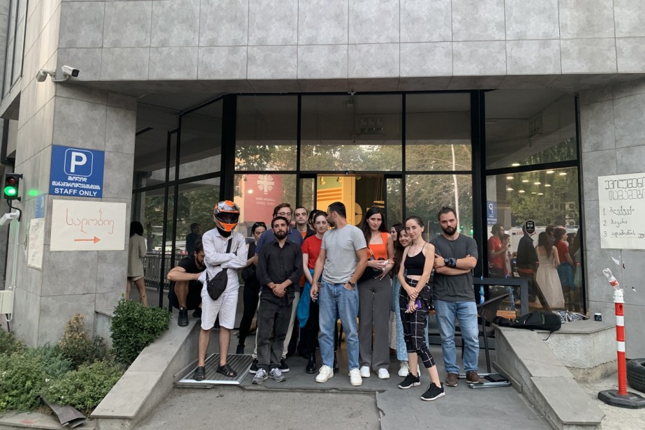 Посольство Швеции похвалило грузинское казино, где бастуют сотрудники