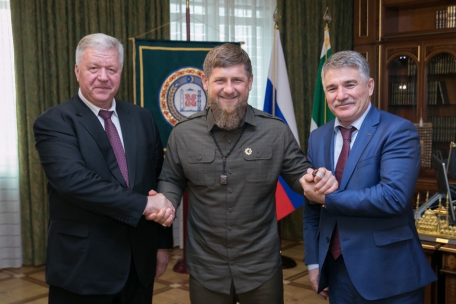 Рамзан Кадыров награжден профсоюзными медалями Рамзан Кадыров награжден профсоюзными медалями