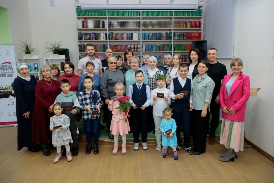 Поэтический вечер «Октябрьская муза» организовал профком АО «ТАНЕКО»