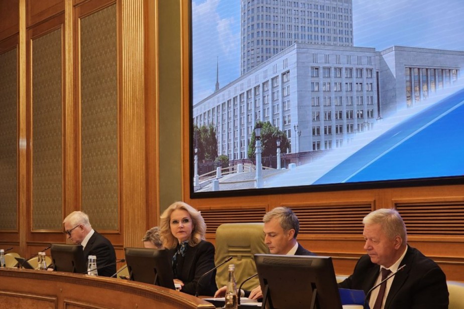 Соцпартнеры обсудили введение надбавки к окладам северян