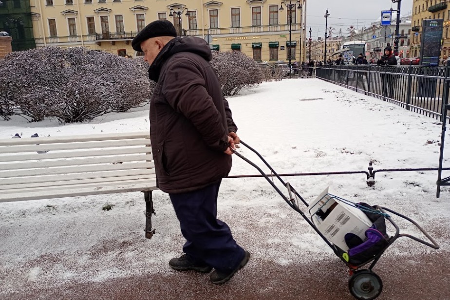 Росстат оценил бедность с учетом новых факторов