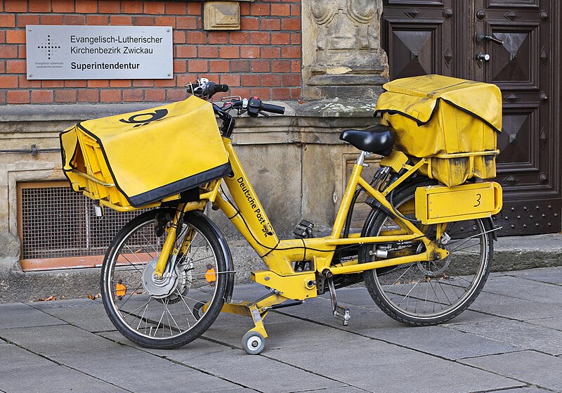 Сотрудники немецкой почты начали предупредительную забастовку