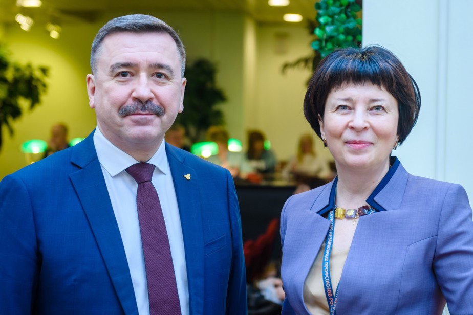 Лариса Пасешникова: “Выпускник - лучший проводник наших идей”