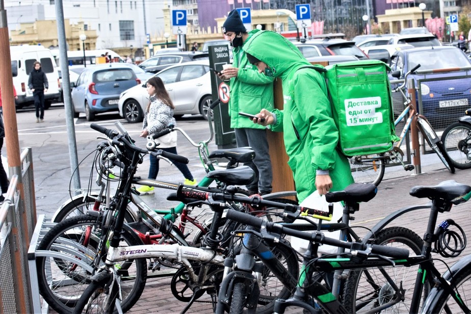 Допустимая доля иностранных работников в России в 2026 году может сократиться