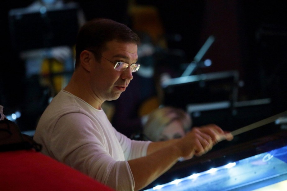 За тяжелой дверью