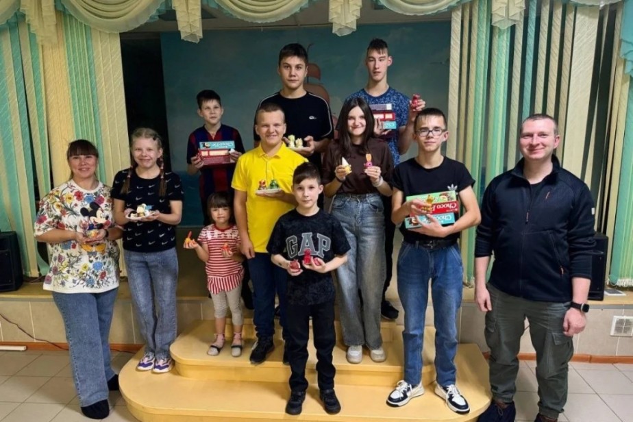 Волонтеры автозавода "Урал" посетили детский дом в Миассе