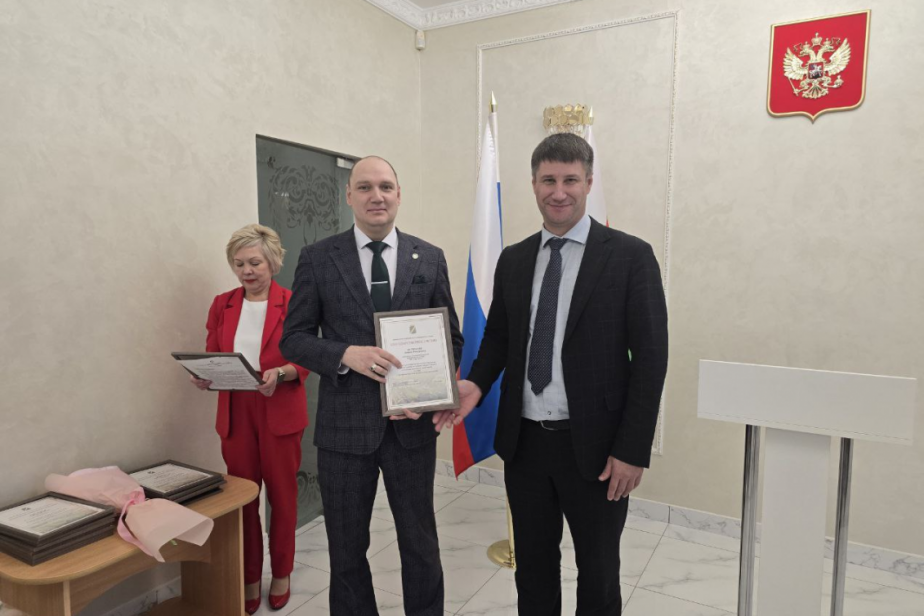 Профсоюзных активистов «КАМЫ» отметили благодарственными письмами Главы округа