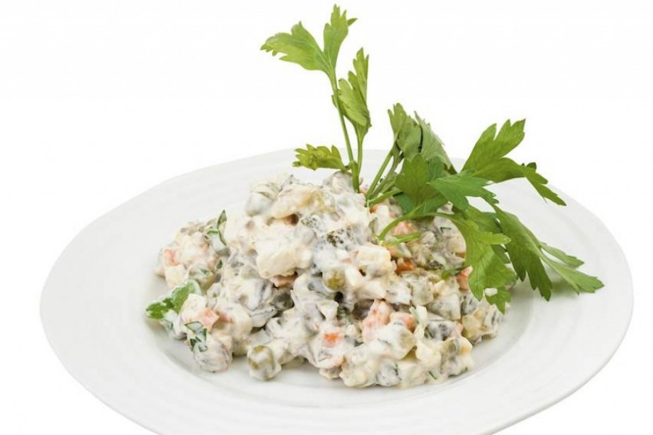 Стоимость набора продуктов для «Оливье» выросла на 2,1 % за год