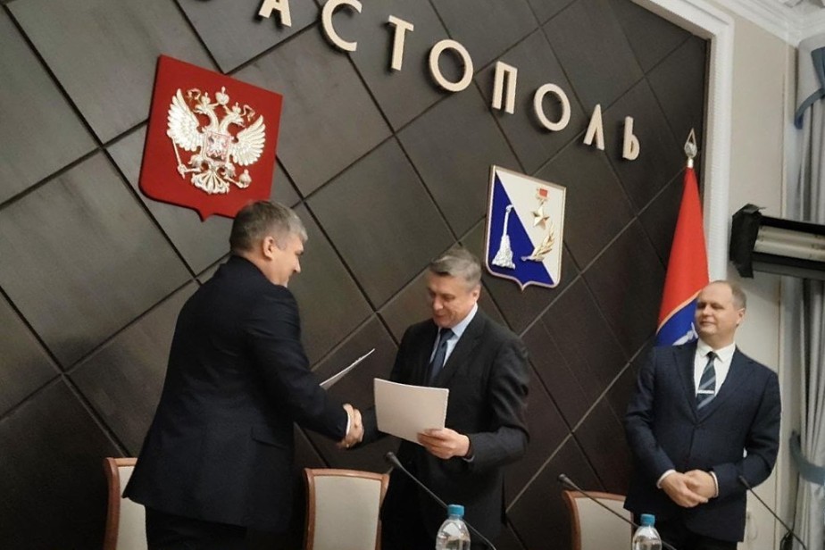 Профсоюз работников госучреждений подписал соглашение с правительством Севастополя