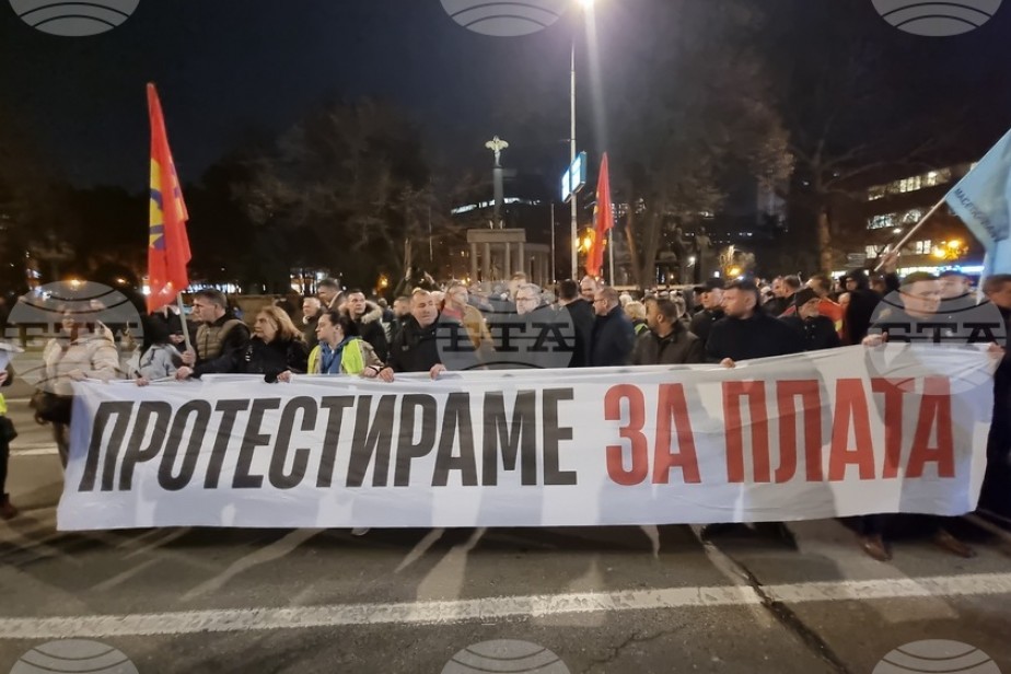 Профсоюзы Северной Македонии грозят блокадой парламента и забастовками