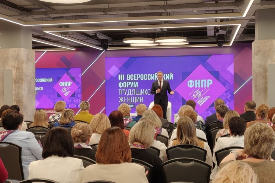 Сергей Черногаев провел встречу с участницами женского форума