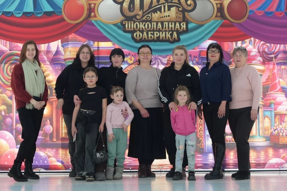 Работники команды "Находка" с семьями посетили цирк