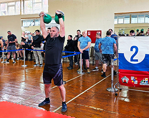 Работники ведомственной охраны Минтранса России поучаствовали в соревнованиях по гиревому спорту