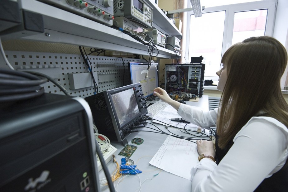 Молодёжь выбирает профессию по призванию, но ждёт зарплату от 100 тысяч рублей