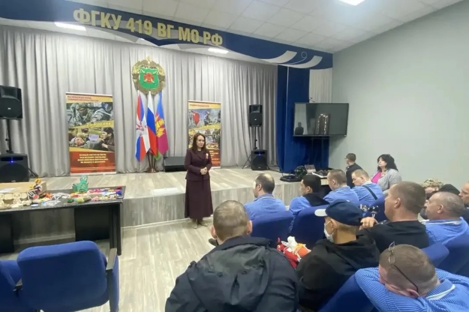 Кубанские профсоюзы привезли в краевой военный госпиталь очередную партию гуманитарной помощи