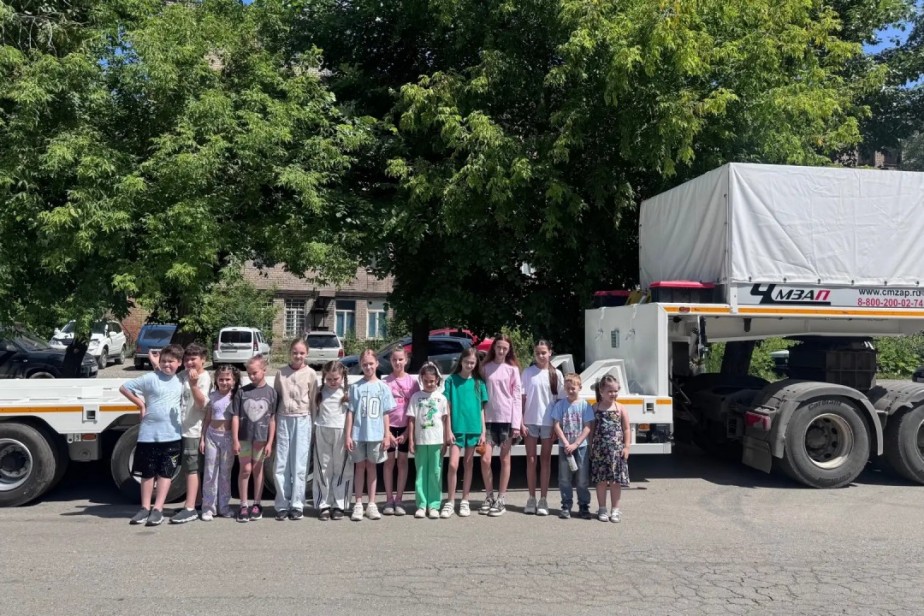 Детский профсоюзный конкурс рисунков в ППО ПАО "УРАЛАВТОПРИЦЕП" завершился экскурсией на завод