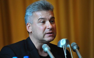 Профсоюзам и партиям вход воспрещен