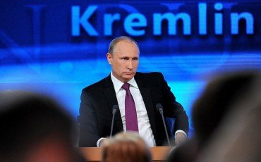 Путин срезал зарплату себе и Медведеву на 10%