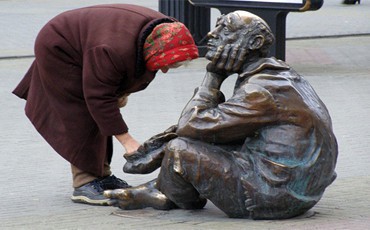 На паперти можно собрать до двух прожиточных минимумов