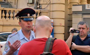 Наиграли на политику