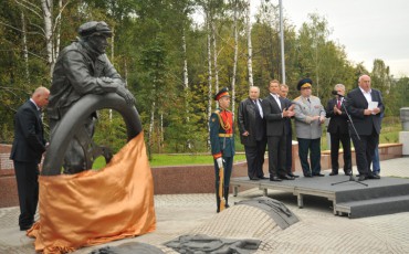 Героям-автомобилистам посвящается