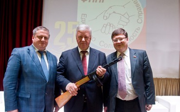 Шмаков: за кризис должны заплатить олигархи