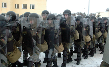 Парламент направил в Совбез “террористические” поправки