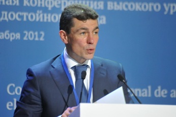 Топилин: повышение МРОТ необходимо согласовать