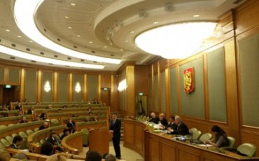 От Минфина потребовали выполнять решения трехсторонней комиссии